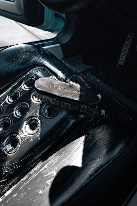 BLACKLINE® LEATHER BRUSH